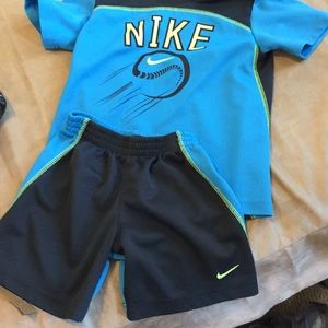 Kids size 4 Nike shirt & shorts